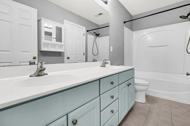 Building Photo - Beautiful Clements Ferry Townhome!