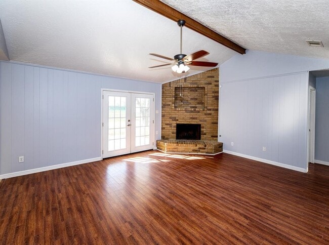Building Photo - 218 Page Ln