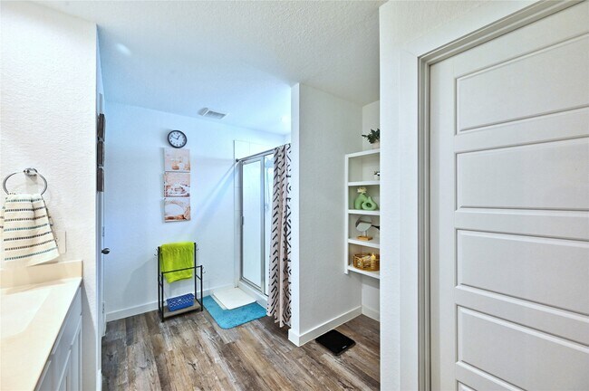 Building Photo - 8522 Kokernot Ln