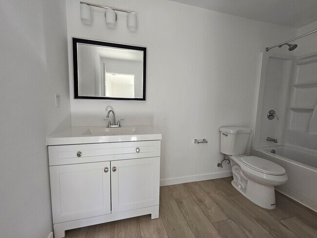 Building Photo - 13031 Goleta St