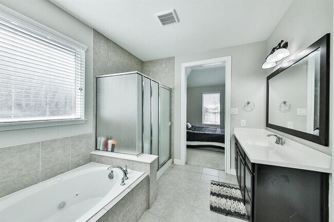 Building Photo - 9515 Bahama Cove Ln
