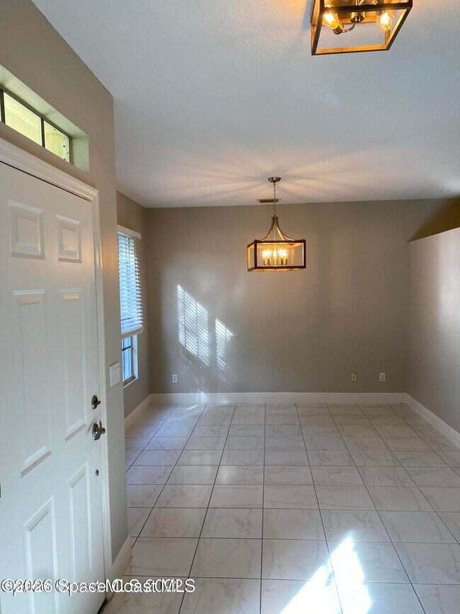 Building Photo - 5144 Ivory Way