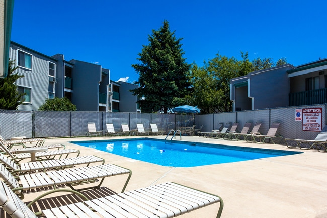 Building Photo - Lincoln Springs