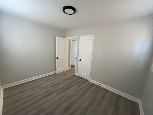 Building Photo - 2 bedroom/1 bathroom home in Greensboro