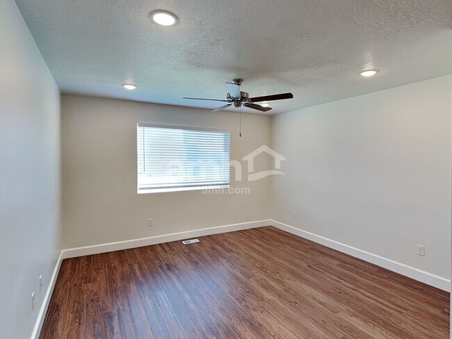 Building Photo - 1329 White St