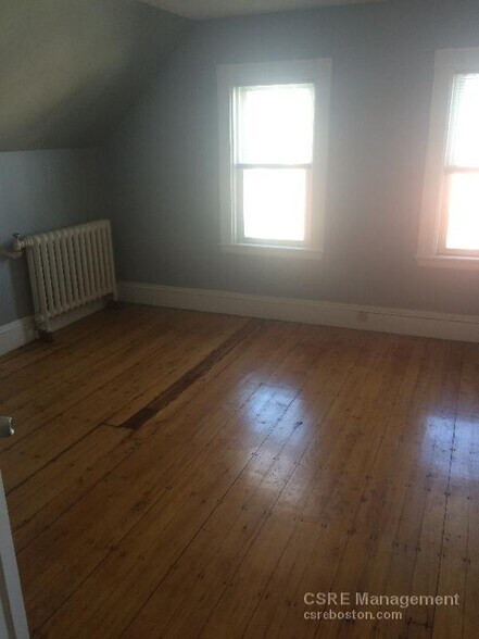 Building Photo - 48 Hillside St