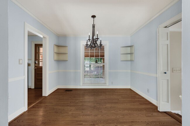 Building Photo - 5040 Stillwood Dr