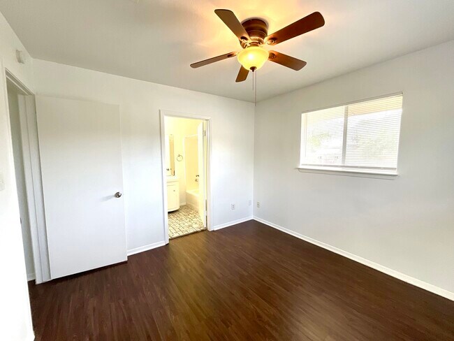 Building Photo - 319 Nolen Dr