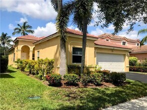 Building Photo - 1118 Chinaberry Dr