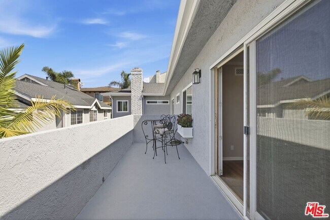 Building Photo - 1807 Carnegie Ln