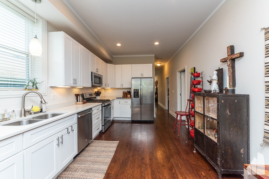 Building Photo - 839 Lyman Ave