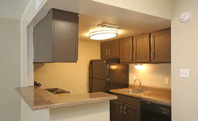 Building Photo - 1 bedroom in Houston TX 77029