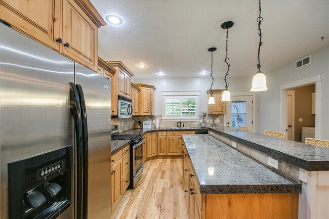 Building Photo - Beautiful Home In Hidden Springs