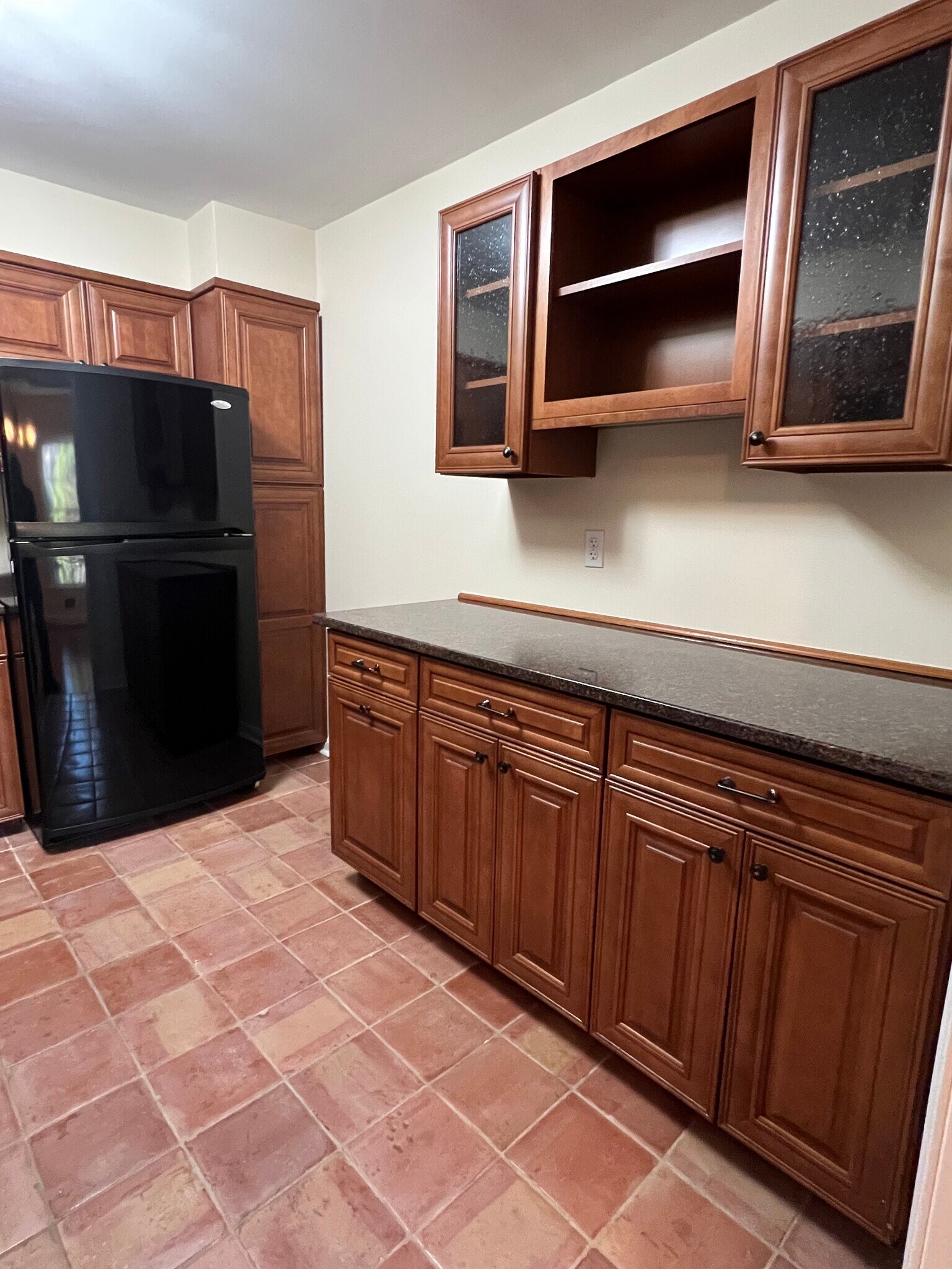 Kitchen 4/5 - 2105 Bucknell Ter