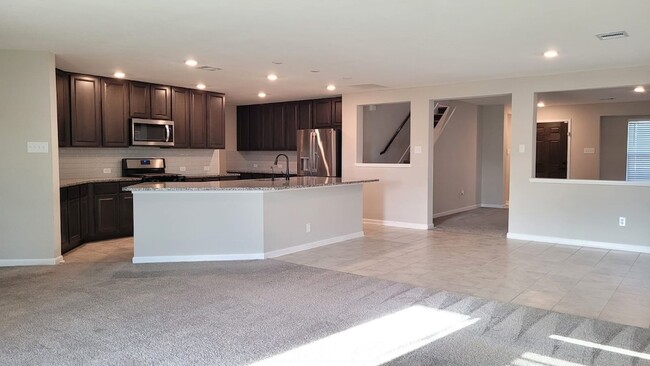 Building Photo - 5704 Bluebonnet Ln