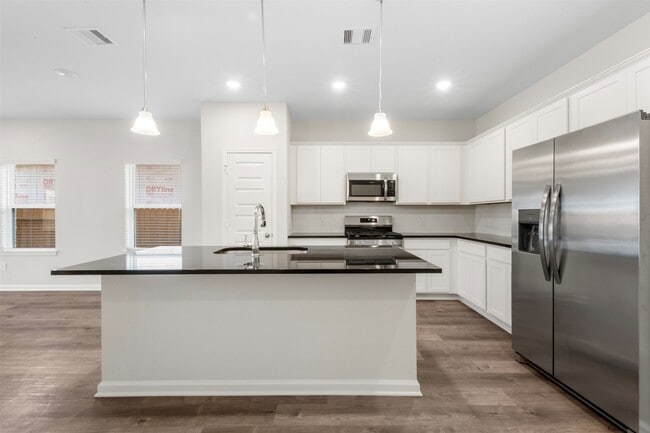Building Photo - 27215 Mockingbird Ter Ln