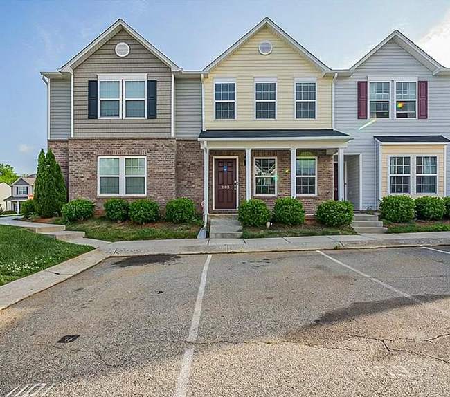 Primary Photo - Gorgeous Two bedroom, 2.5 bath townhome in...