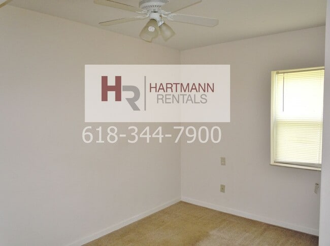 Building Photo - Three Bedroom Home w/ Lots of Closets and Washer/Dryer Hookups!