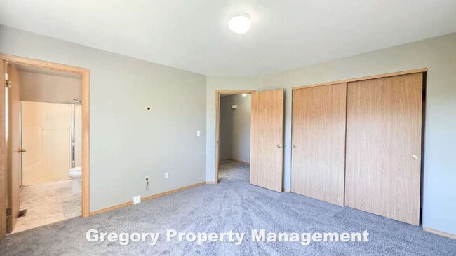 Building Photo - 7 60th Pl SE