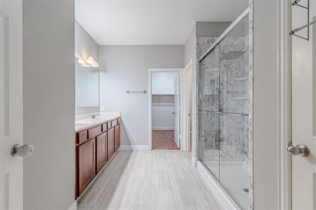 Building Photo - 2022 Highland Dr