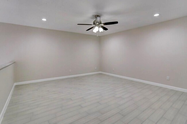 Building Photo - 12633 Memorial Dr