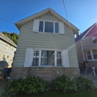 Building Photo - 3549-3549 Trent Ave