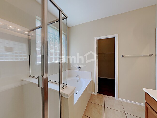 Building Photo - 26814 Sparrow Rdg