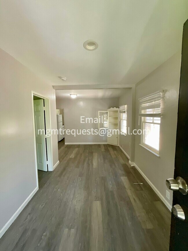 Building Photo - 4228 Tenth St, Unit 4232
