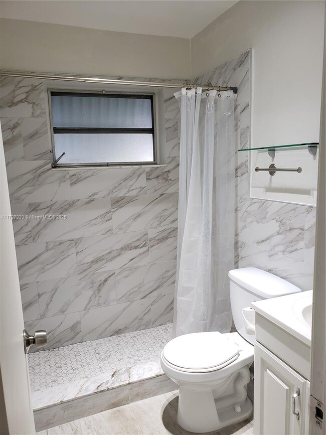 Building Photo - 4812 NW 49th Pl