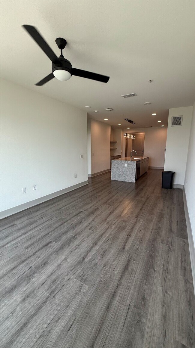 Building Photo - 2305 Summer St