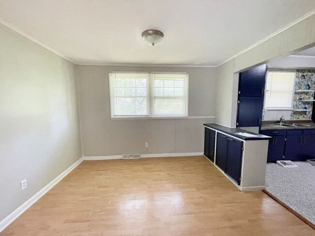 Building Photo - North Main Area