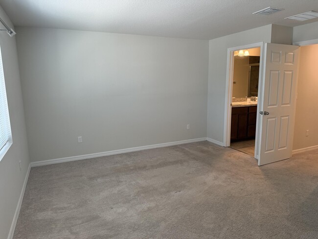 Building Photo - 3334 Franklin Square Ln