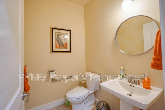 Building Photo - 23517 NE 68th St