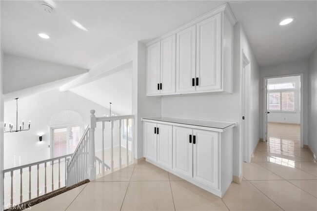 Building Photo - 1232 Meadow Ct