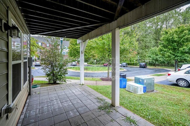 Building Photo - 23515 Forest Haven Way