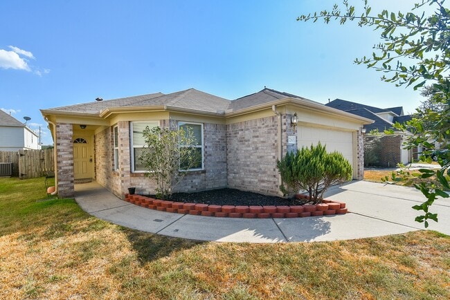 Primary Photo - 7210 Foxwood Fair Ln