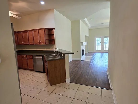 Building Photo - 5531 Hampton Woods Way