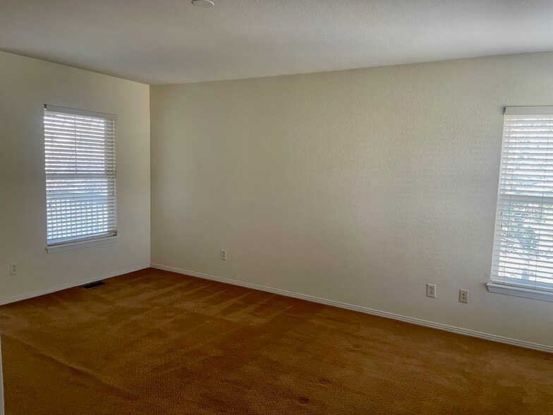 Building Photo - 2738 Autumn Harvest Way