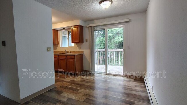 Building Photo - 1803 Winfield Ave