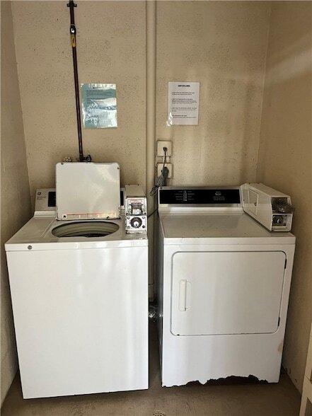 Building Photo - 2 Vis Gdns Trl