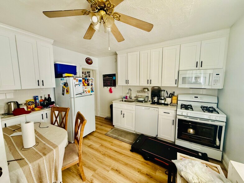 Primary Photo - 150 Columbus Ave