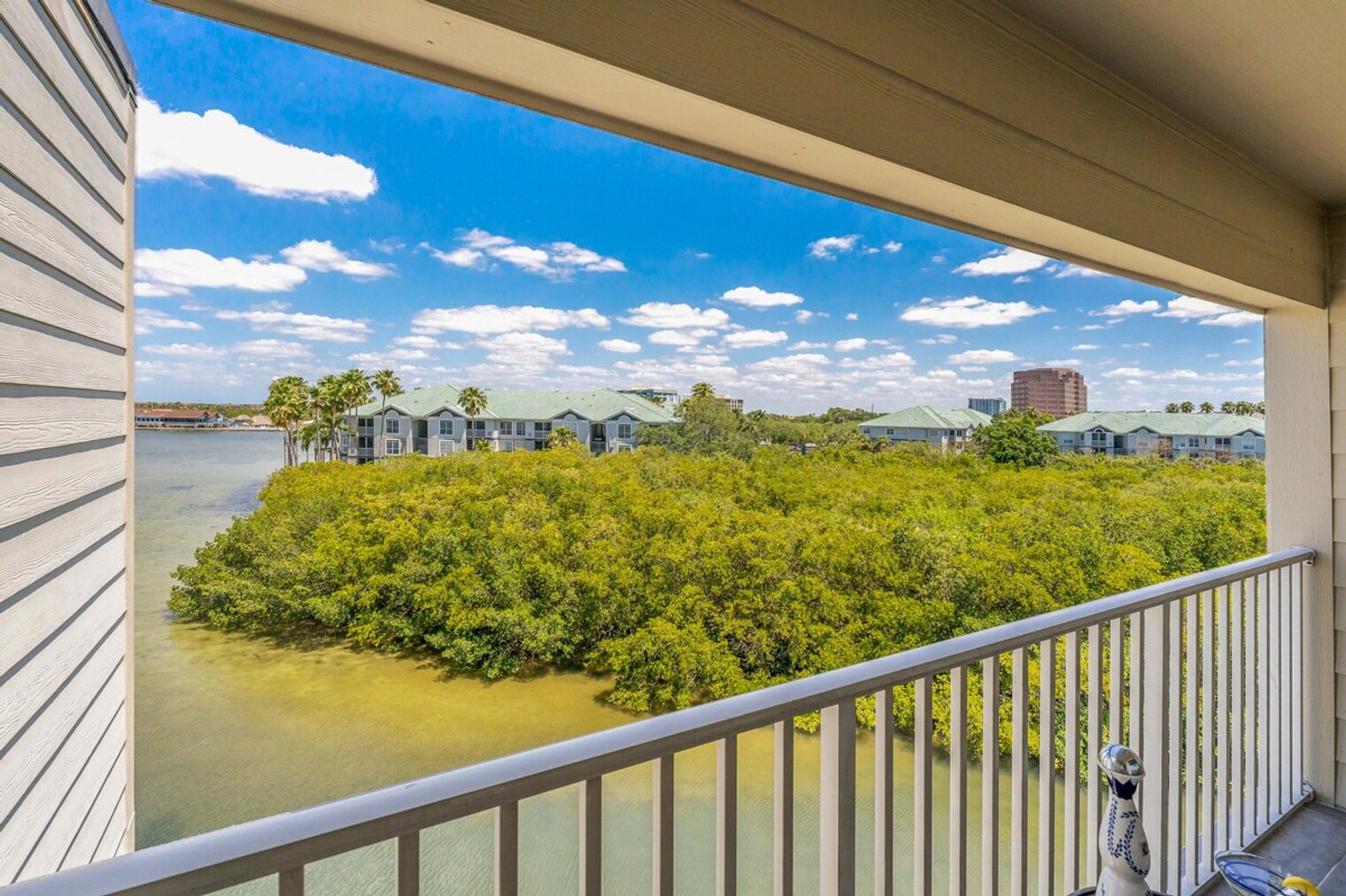 Building Photo - 2502 N Rocky Point Dr