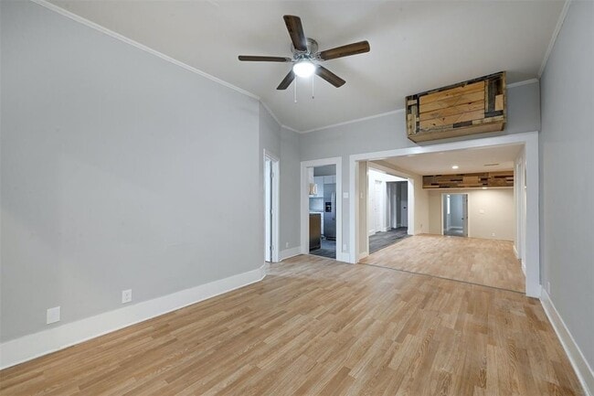 Building Photo - 2511 San Gabriel St