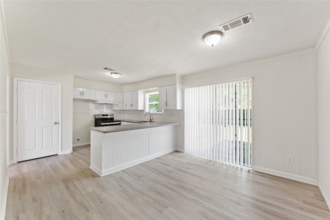 Building Photo - 7725 St Lo Rd