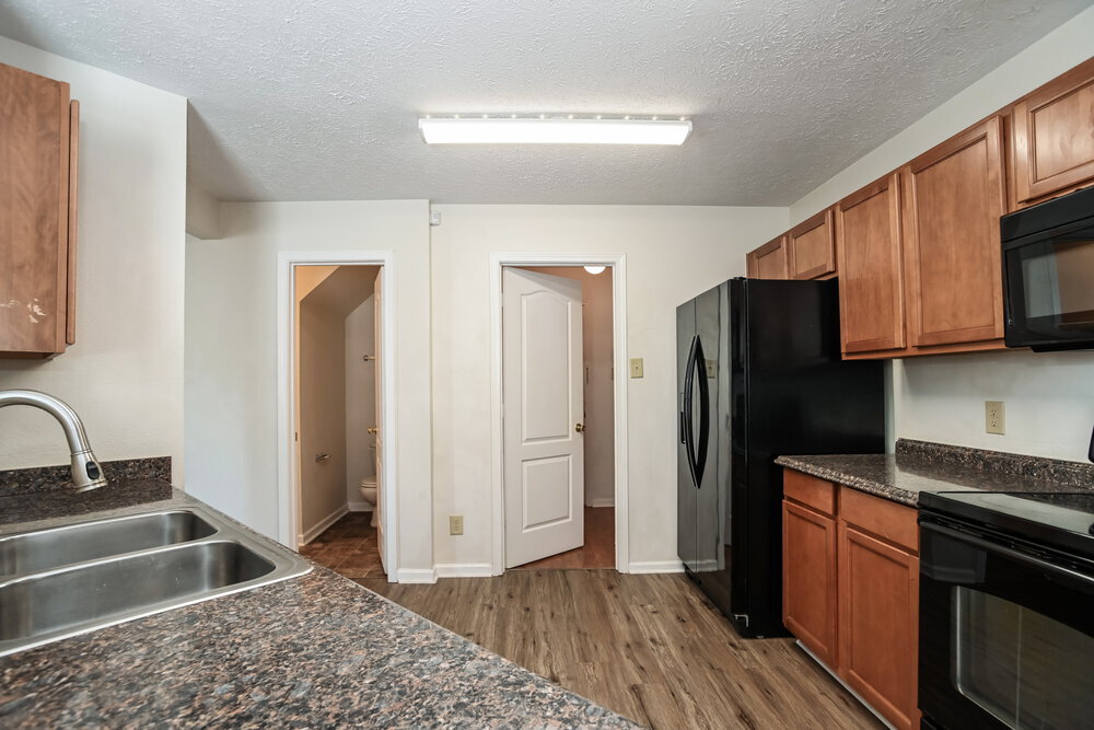 Building Photo - 14202 Luscombe Farm Rd