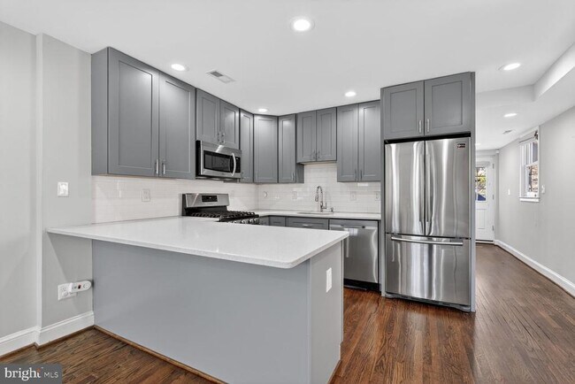 Building Photo - 124 Baggett Pl