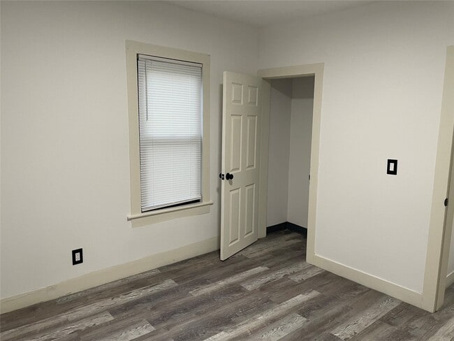 Building Photo - 50 Schubert St