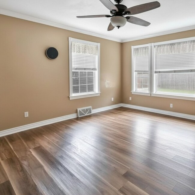 Building Photo - 1100 W 600 S