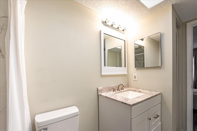 Building Photo - 950 S Kanner Hwy