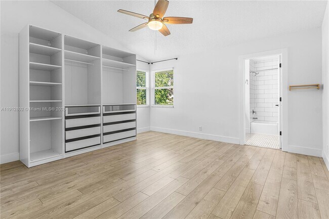 Building Photo - 1616 NE 5th St